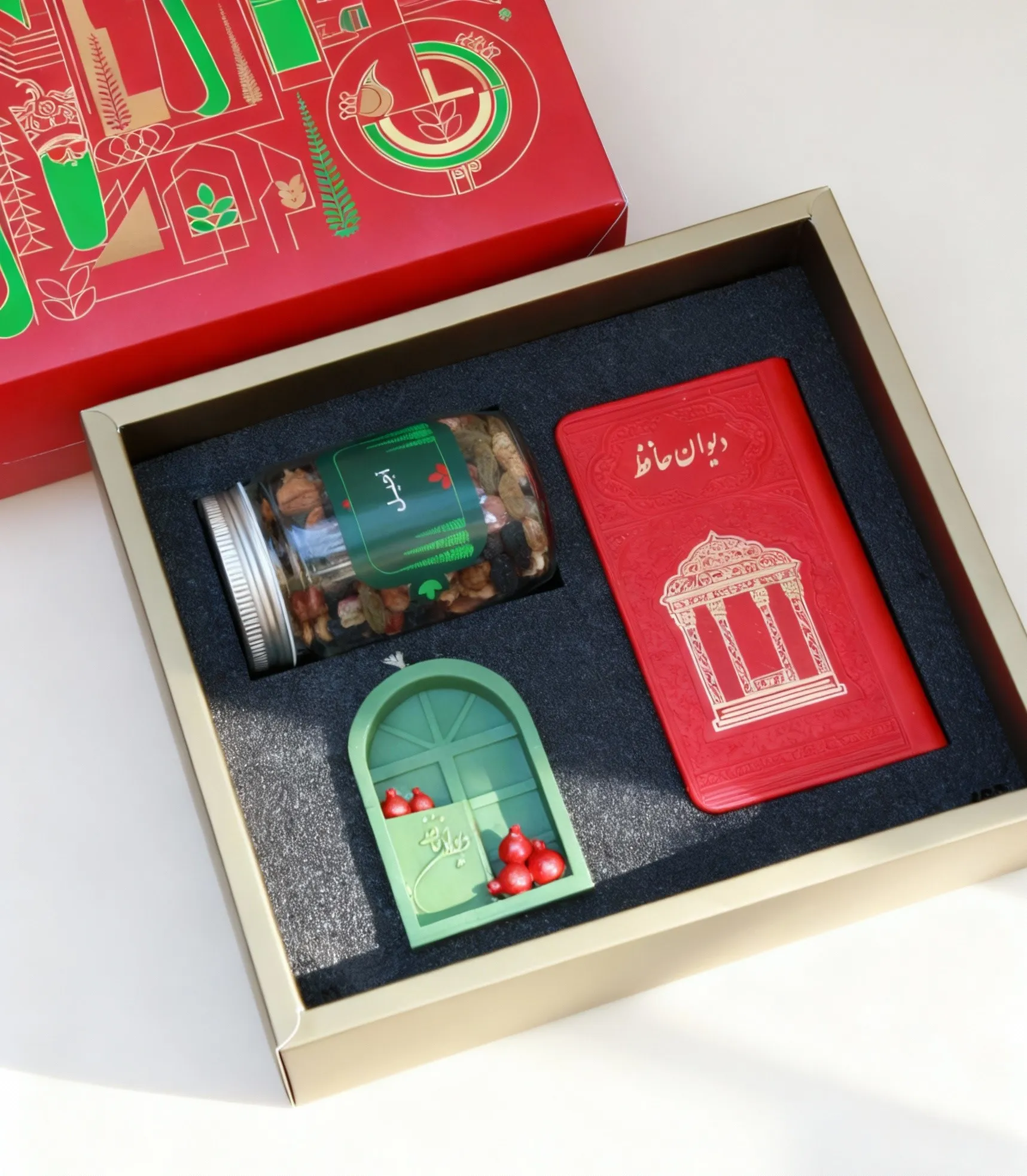 هدیه شب یلدا | اصالت ایرانی در قاب عشق